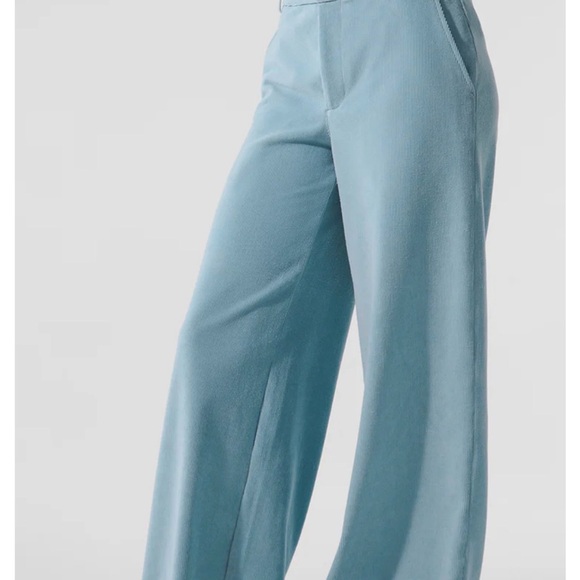 ALO Micro Corduroy Mid-Rise Dreamer Wide Leg Trouser - Picture 4 of 7